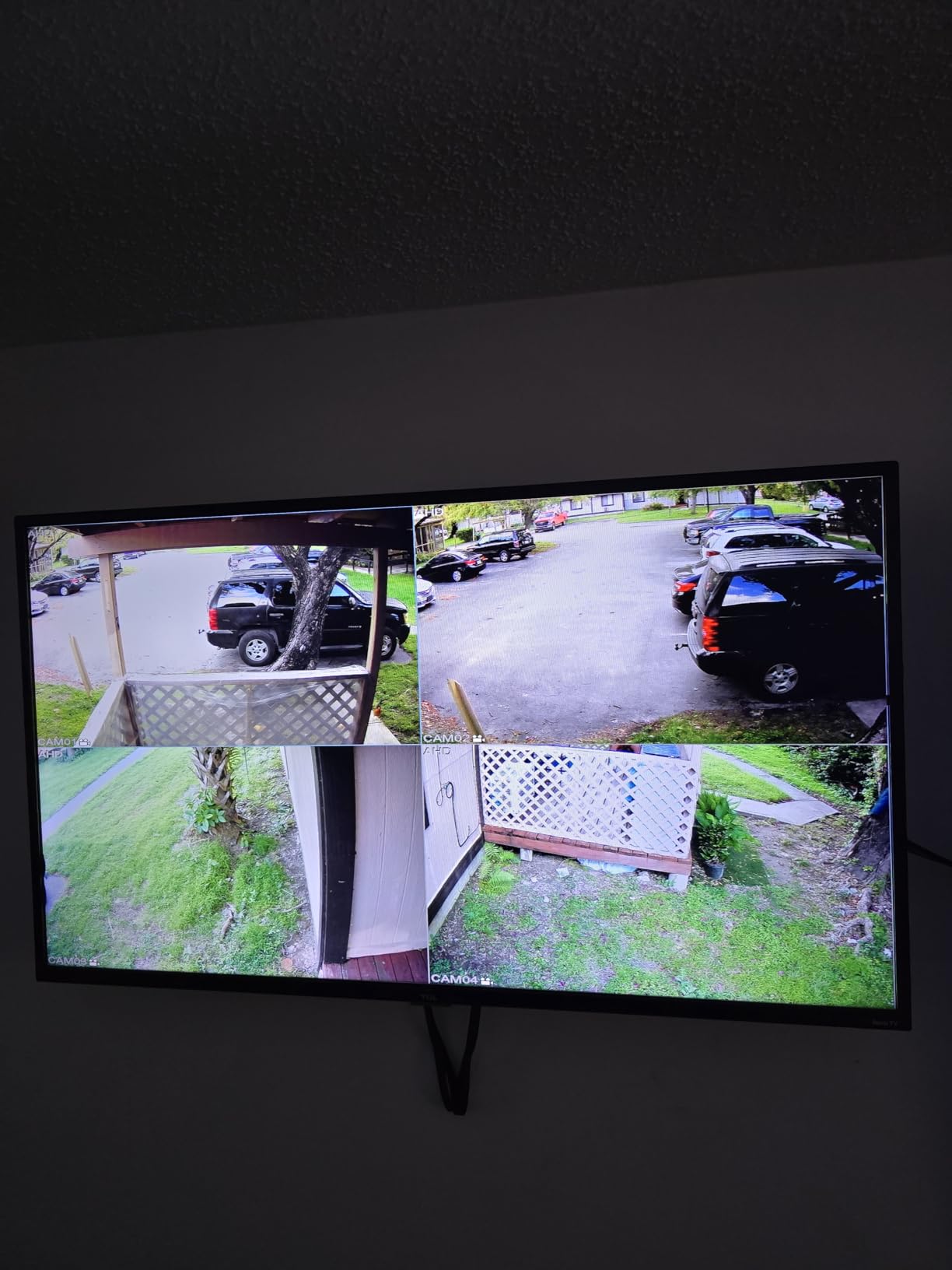 4CH Wired Security Camera System, AIWIXEN DVR with 512GB HDD, 4X 1080P Cam customer photo 2